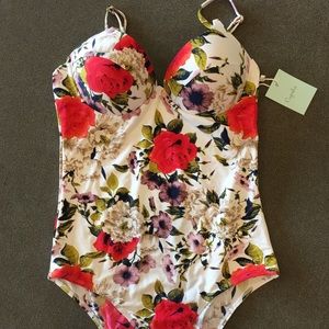 Floral Cupshe swimsuit M